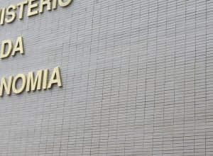 mp-alternativa-a-iof-preve-r$-4,28-bi-de-corte-de-gastos-em-2025