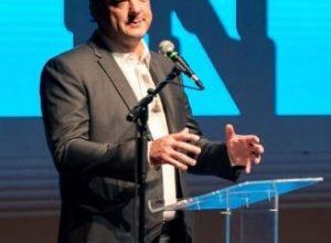 Flávio Roscoe discursando